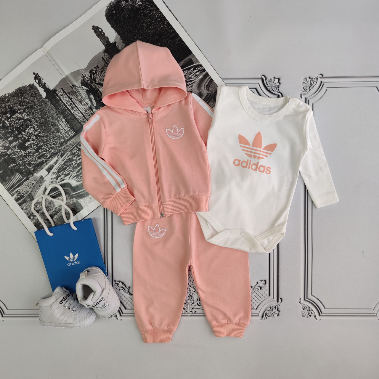 Персиковий костюм Adidas для новонародженої дівчинки, комплект 3 предмети