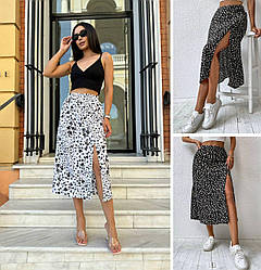 Літня мідіспідниця з квітковим принтом легка красива з розрізом софт, біла, чорна, р. 42/44, 46/48, 50/52