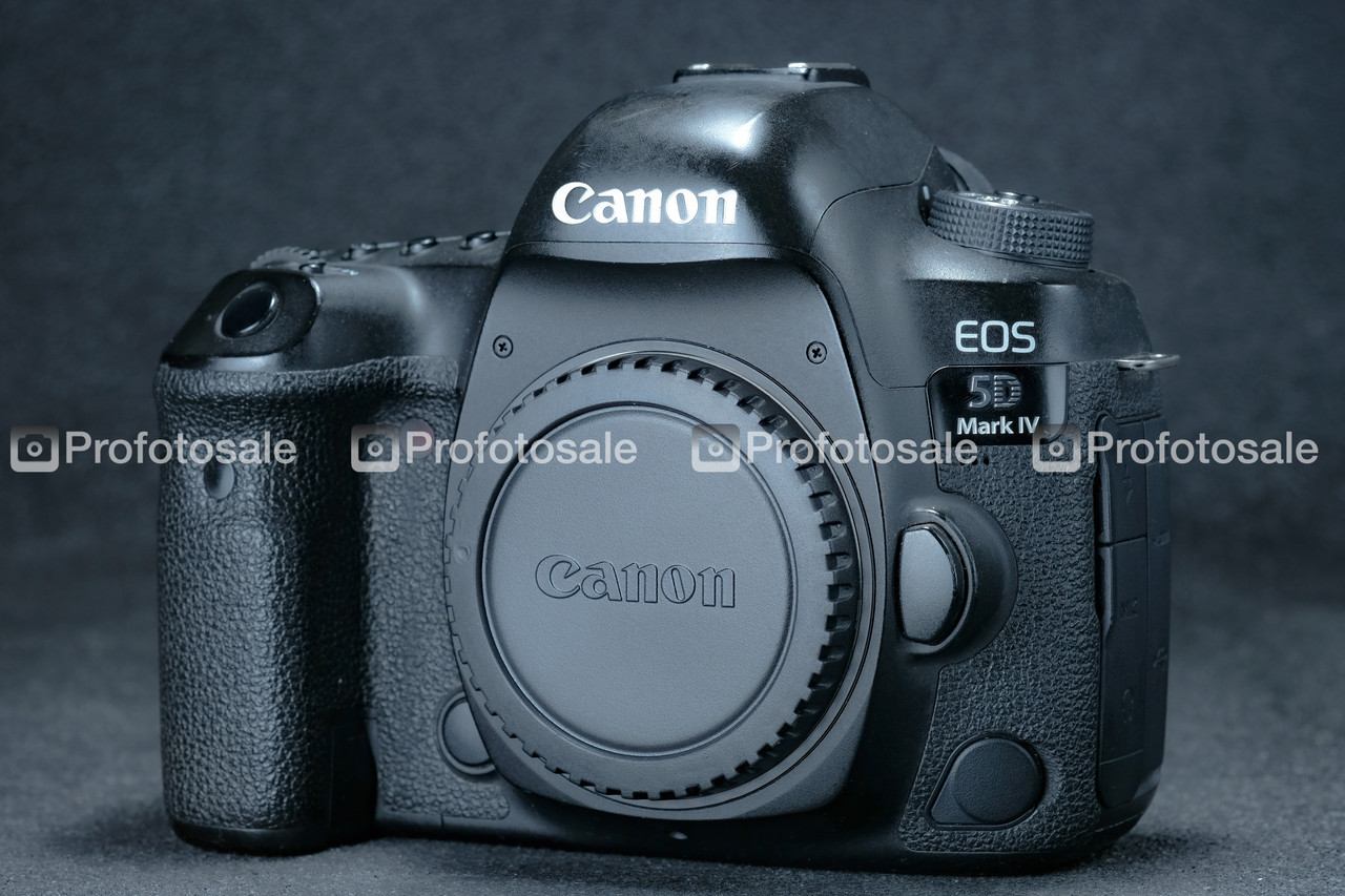 Фотоапарат Canon 5D mark IV