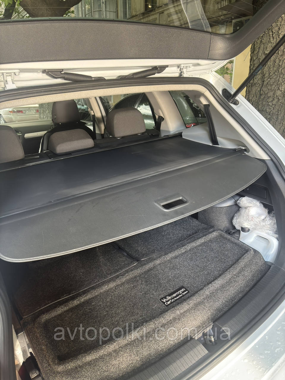 Оригінал шторка багажника Volkswagen Tiguan Allspace 2017 2018 2019 2020 2021 2022 2023 5NN867871 полиця ролет, фото 1