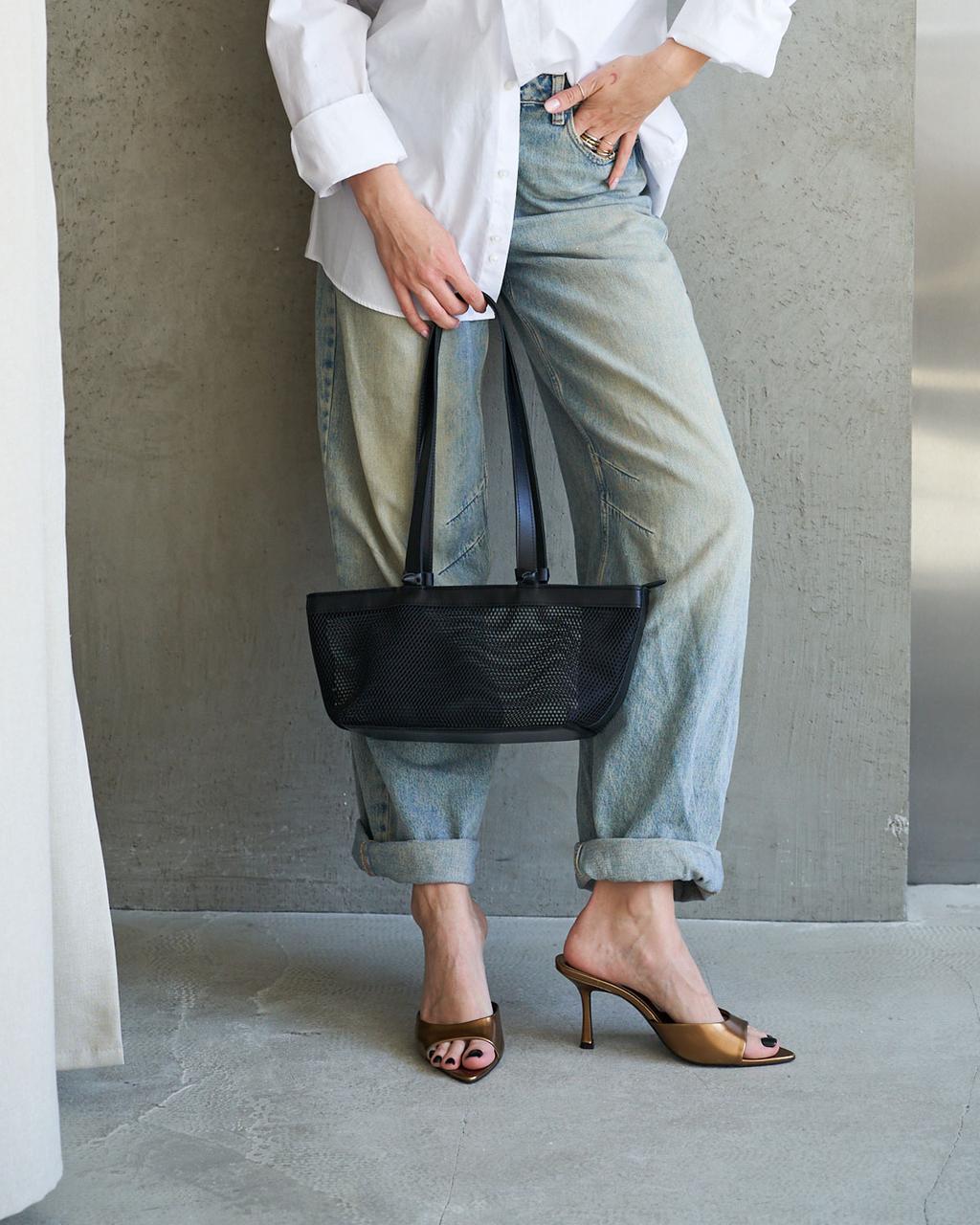 Жіноча сумка Welassie з натуральної шкіри з сіткою з довгими ручками чорна "Алісія"