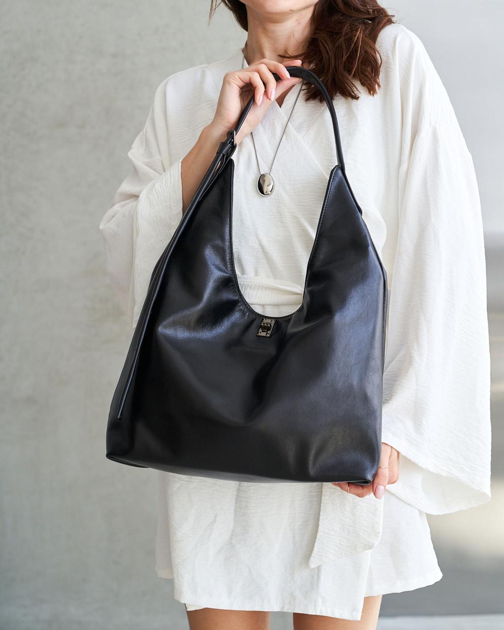 Жіноча сумка Welassie на плече з натуральної шкіри з одним відділенням чорна "Мел"