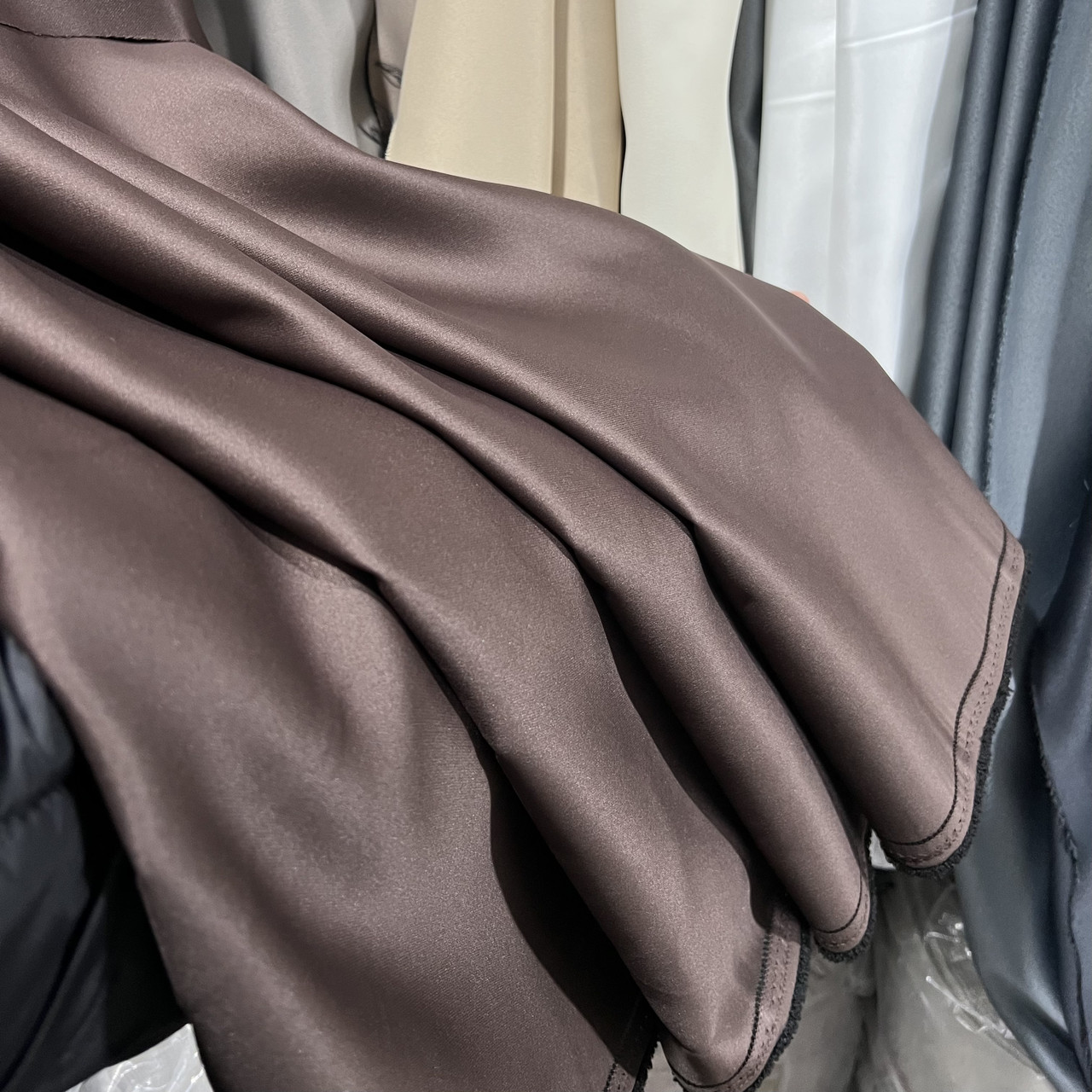 Штори БЛЕКАУТ Комплект атласних штор на тасьмі 150на270 см Захист 100% Колір Шоколад, фото 1