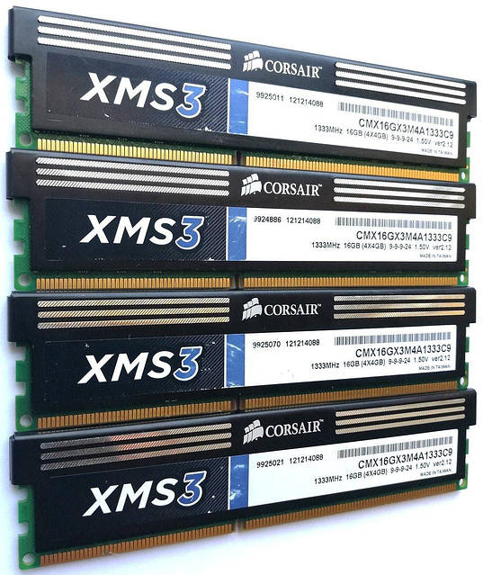Комплект оперативной памяти Corsair DDR3 16Gb (4x4Gb) 1333MHz PC3