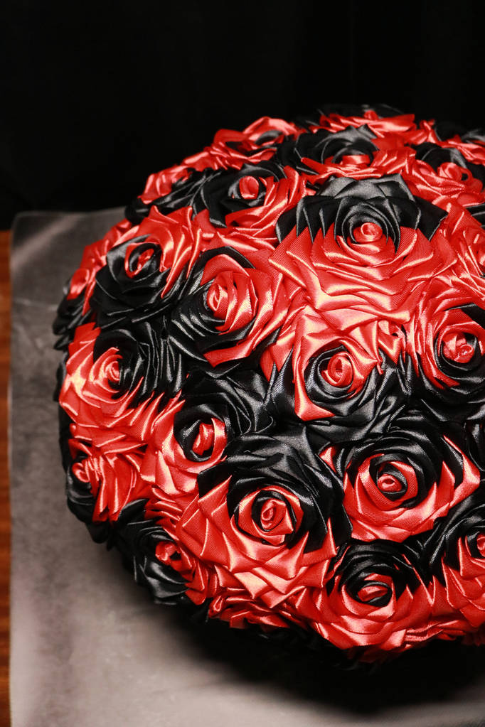 Атласна стрічка 4 см/23 м/ Колір червоний - фото покупців 1