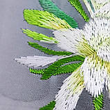 Традиційне фігурне віяло з шовковою вишивкою «Ніжність», фото 4