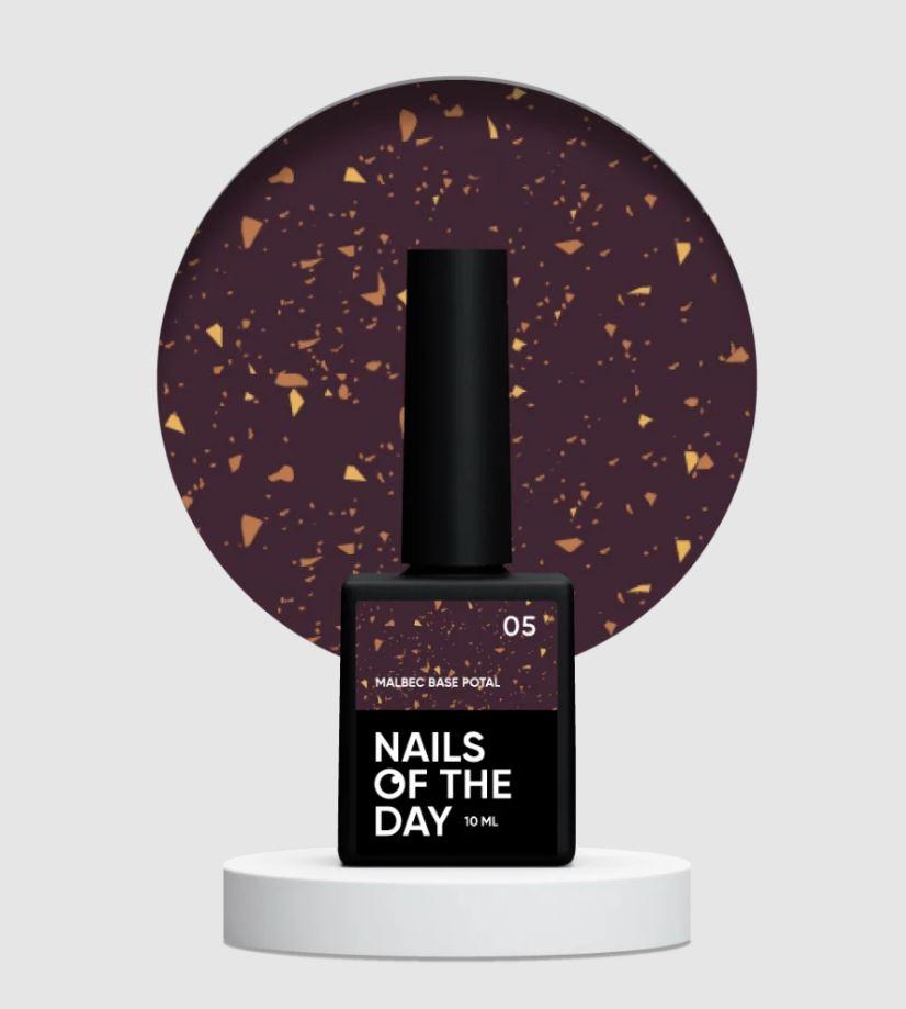 Вітражна база із поталю Nails Of The Day Malbec base potal №05 (приглушений бордовий), 10 мл