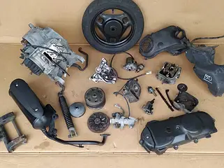 Suzuki Lets 4 запчастини