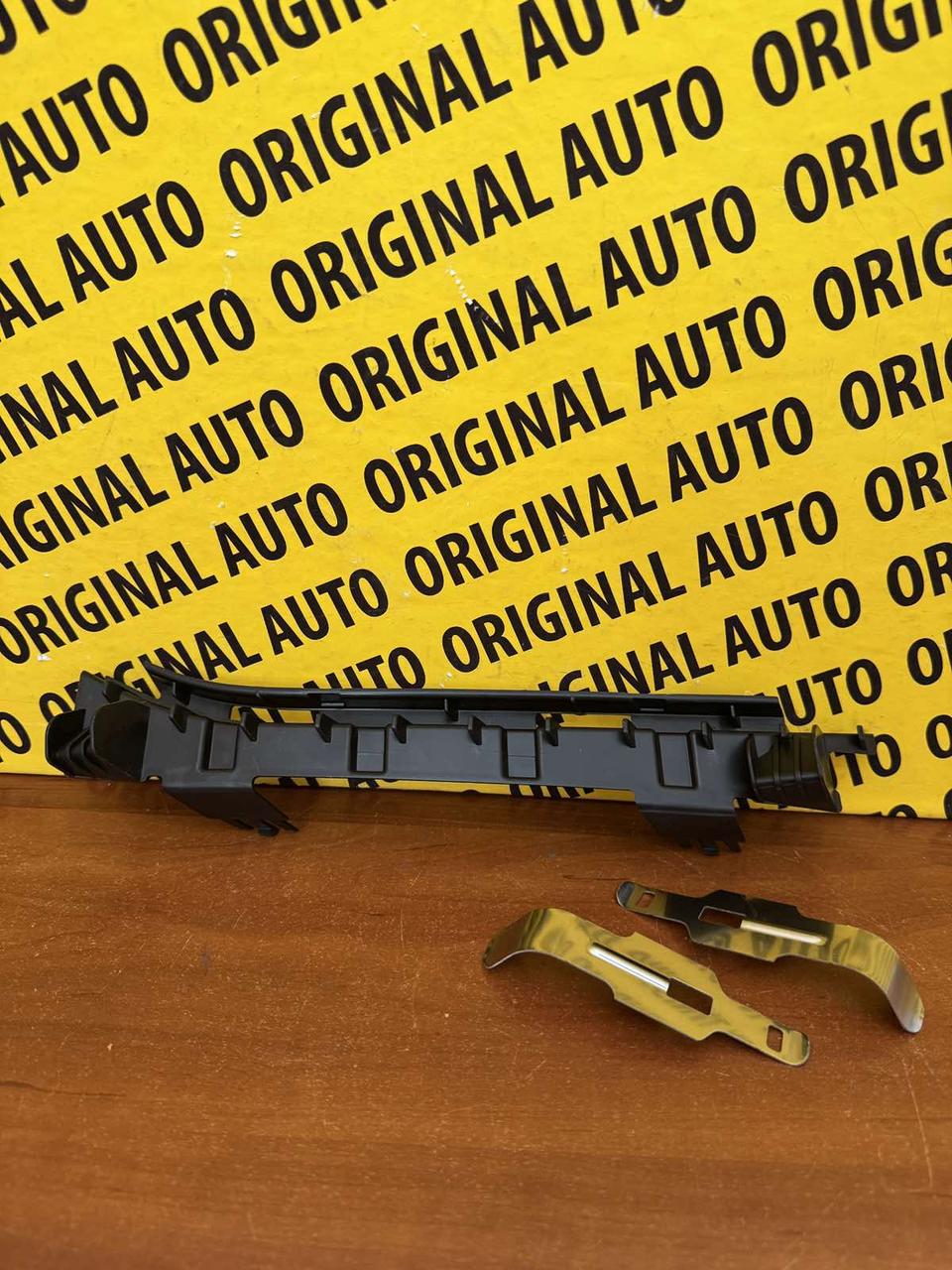 Кронштейн фари лівий BMW X3 G01 18-21, 63117931709