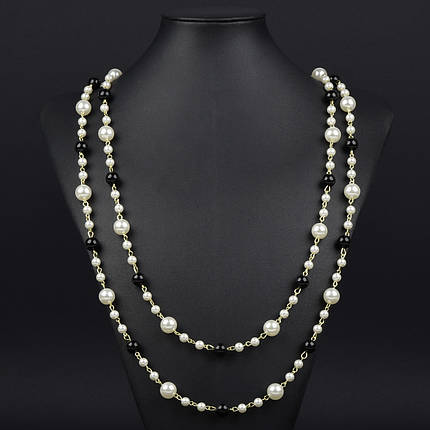 Кольє довге на металевому лимонному ланцюжку з кульками з білих і чорних намистин довжина 160 см, фото 1