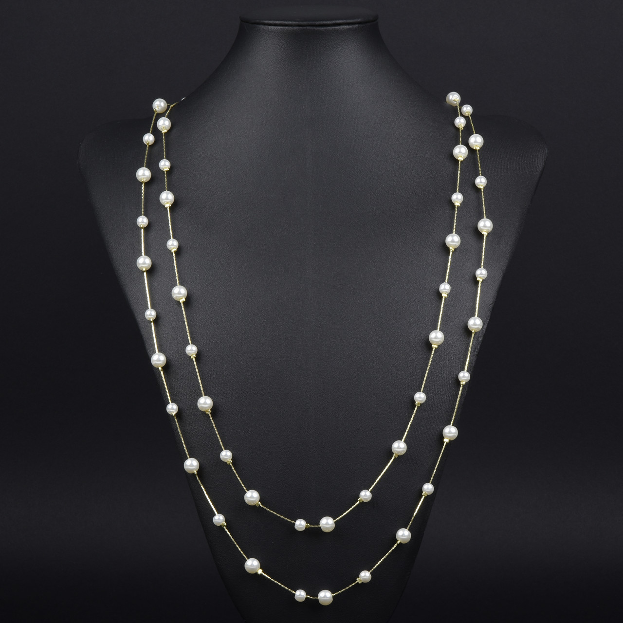 Кольє довге на металевій лимонній нитці з білими дрібними намистинами застібка карабін довжина 170 см