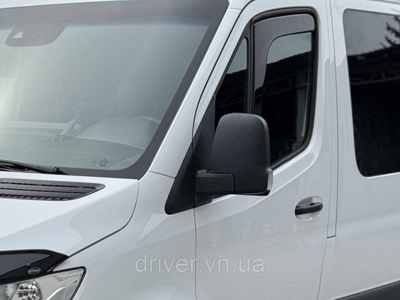 Ветровики вставные (2 шт, Heko) для Mercedes Sprinter W907/W910 2018- гг