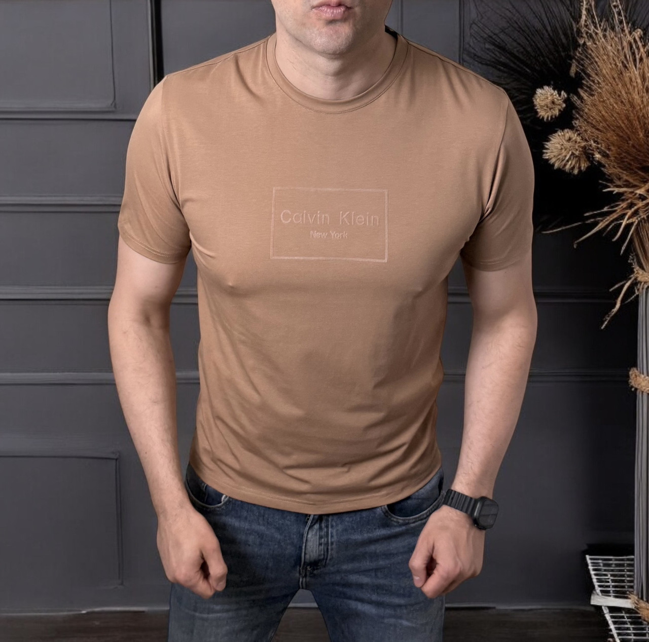 Футболка чоловіча Calvin Klein модна чоловіча футболка бежева для чоловіків