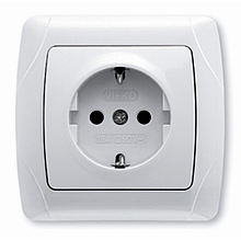 Розетка із заземленням та шторками VIKO Carmen (білого кольору)