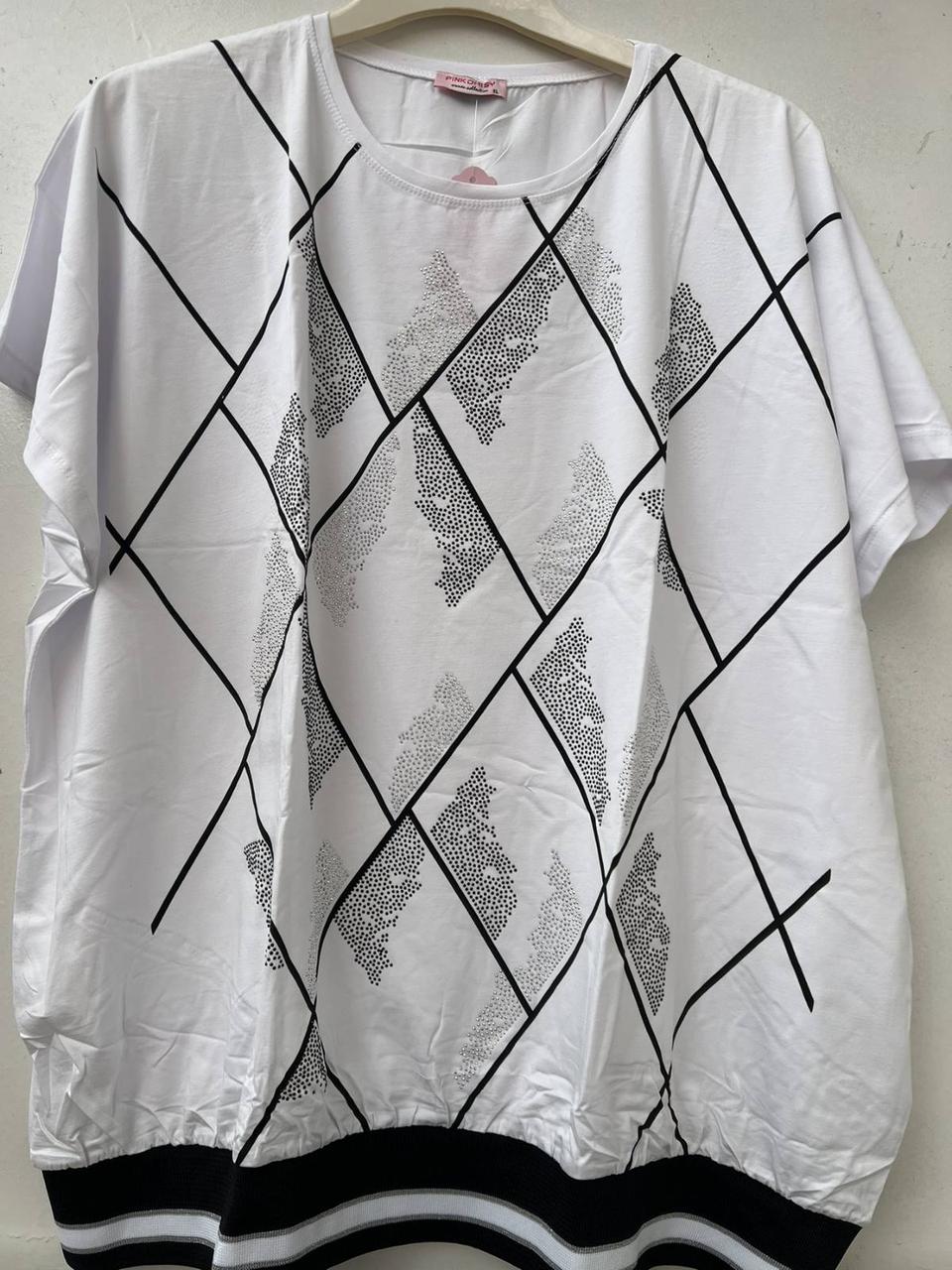 Жіноча футболка білого кольору повномірна з принтом розміри L (50-52), XL (54-56)