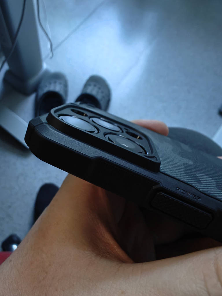 Чохол Ringke Rugged Gear Magnetic до iPhone 16 Pro Max Camo Black (RGM950E245) - фото покупців 3