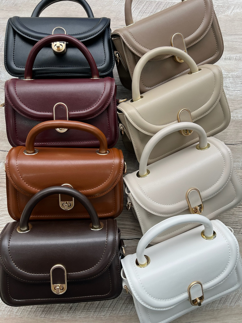 Жіноча сумка крос-боді 13*21 см із клапаном зі штучної шкіри в різних кольорах Nata Молочний, фото 1