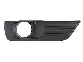 Ford Focus Mk2 04-08 З ОТВОРОМ решітка в бампер права DA 5106