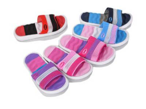 Дитячі капці матеріал гума розмір 30-35 кольору показаний на зображенні в пакованні від 6 шт.