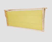 Рамка для вулика Магазинна (435х145) зібрана з вощиною, з розділювачем Гофмана