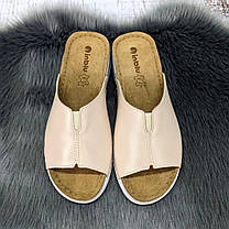 Шльопанці жіночі Inblu світло-бежеві шкіряні на танкетці 4926, фото 5