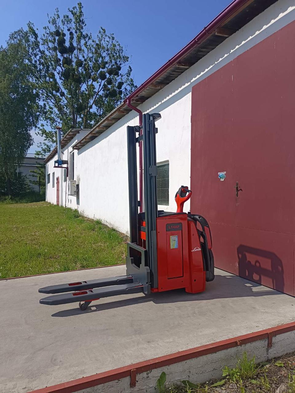 Б/У Штабелер електричний LINDE L 14AP 1,4т 4.70м