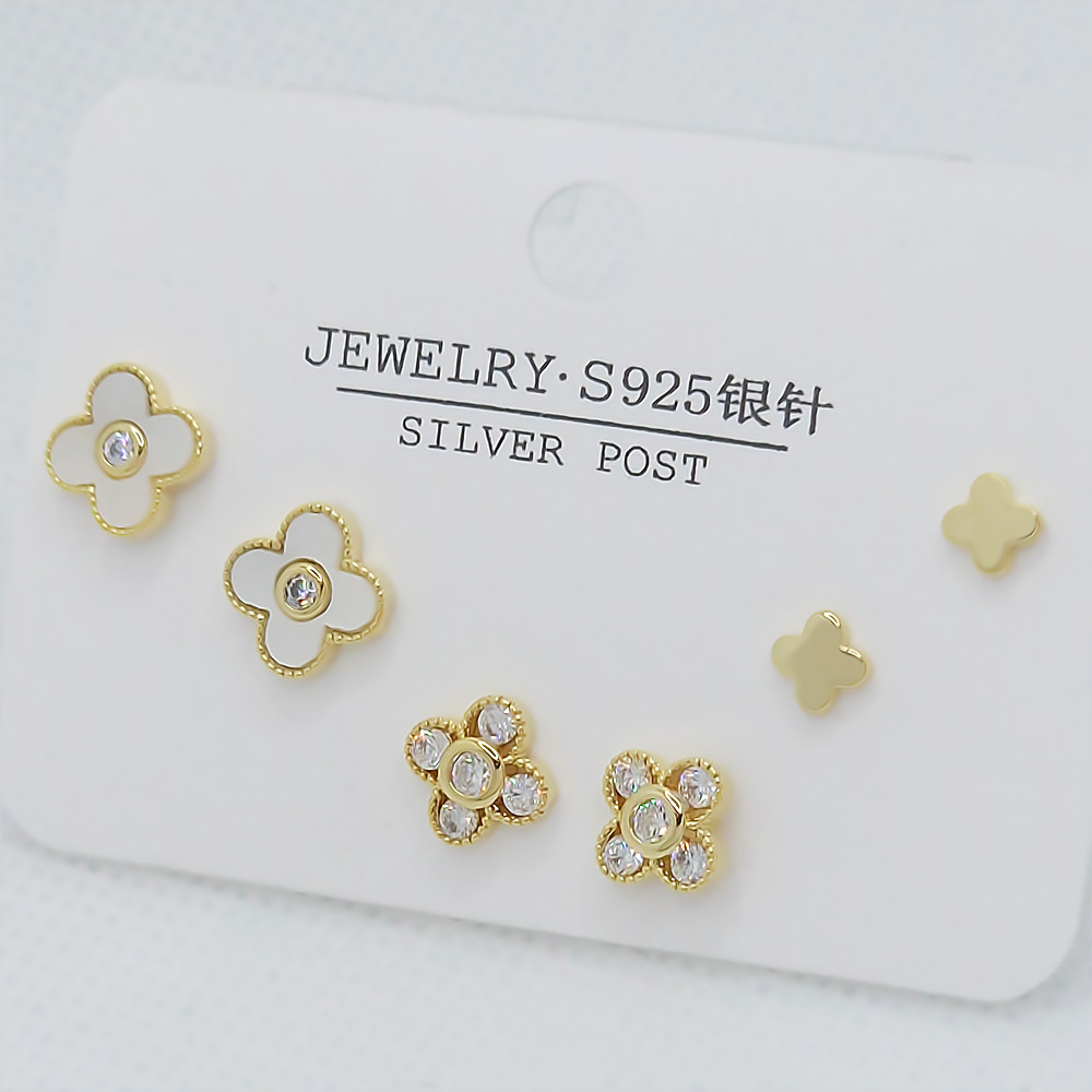 Набір із 3-х пар сережок-гвоздиків FJ з емаллю. Позолота лимонного відтінку. Камені: білий циркон.