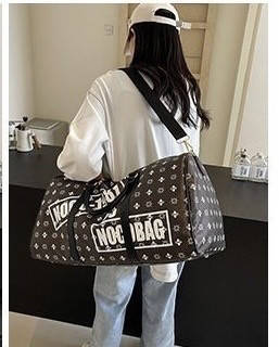 Сумка спортивна коричнева дорожня на блискавці з довгим ремінцем Ares