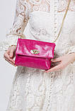 Клатч Takeasy Фуксія - Італійський жіночий клатч з натуральної шкіри на ланцюжку з відкидним клапаном та поворотним замком, фото 2