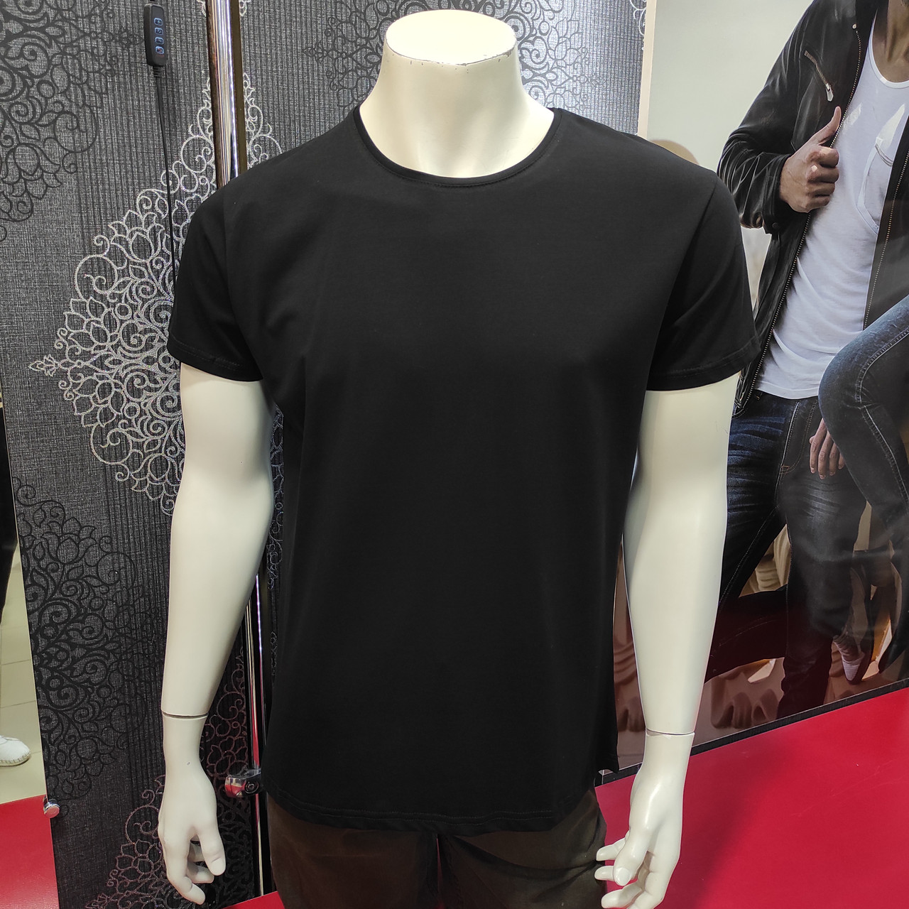 Чоловіча однотона футболка чорна, фото 1