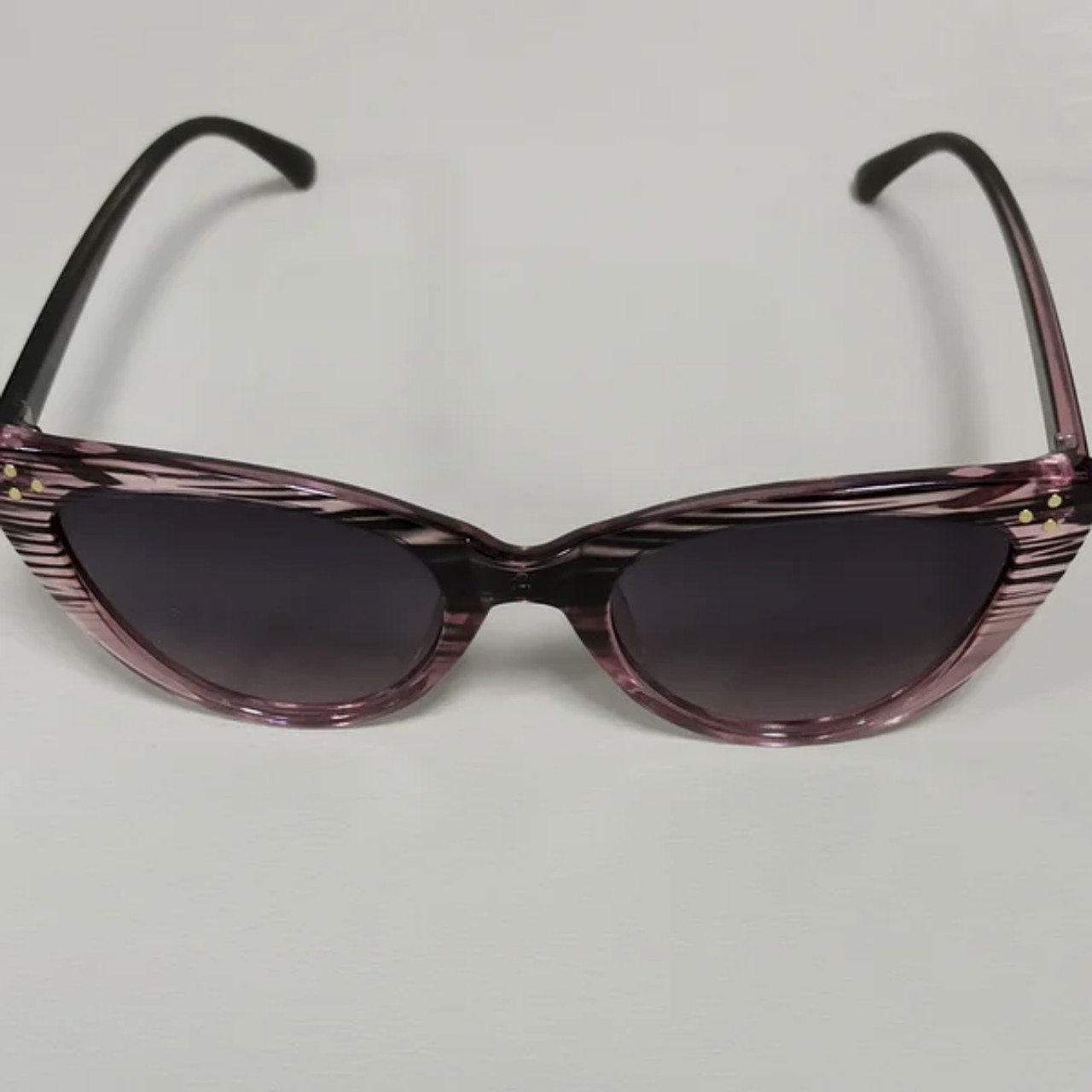 Жіночі сонцезахисні окуляри-лисички, з червоним принтом, фото 1