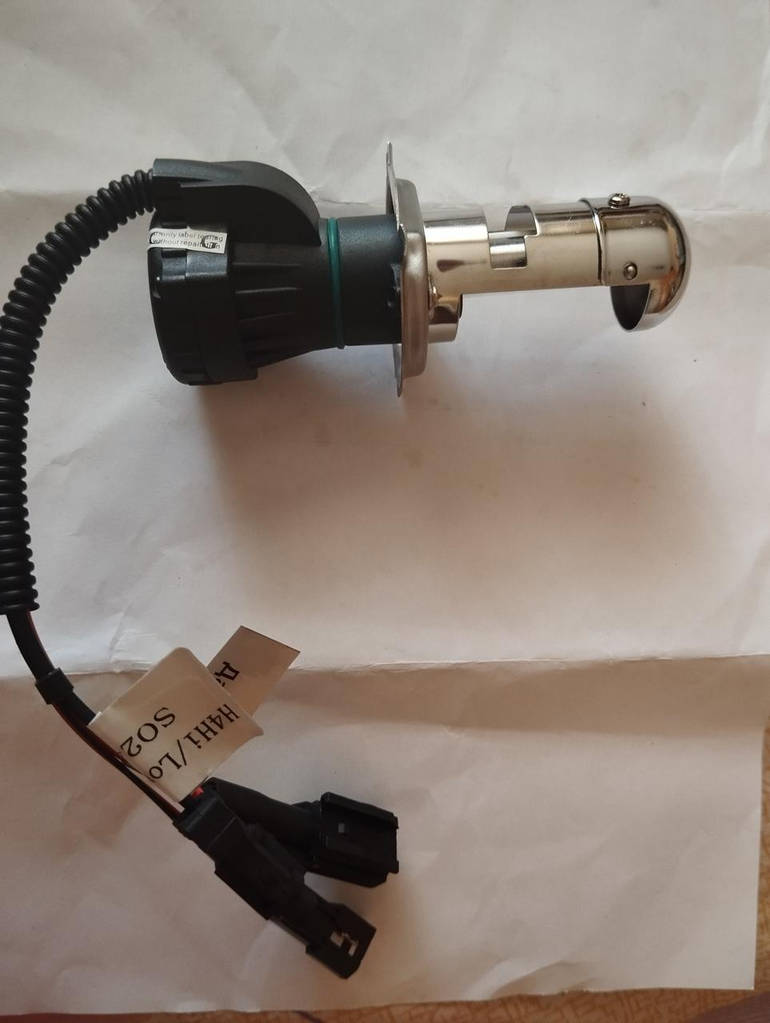 Біксенонова лампа H4 Bi-Xenon 6000 K - фото покупців 1