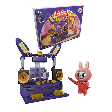 Конструктор LABOBO K972, Labubu (Лабубу) Рожевий Зайчик-Рокер, 92 Деталі (6+)
