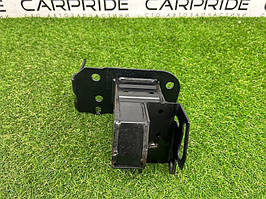 Кронштейн підсилювача бампера AUDI Q7 4L 3.0 CATA 2011 перед. (б/у)