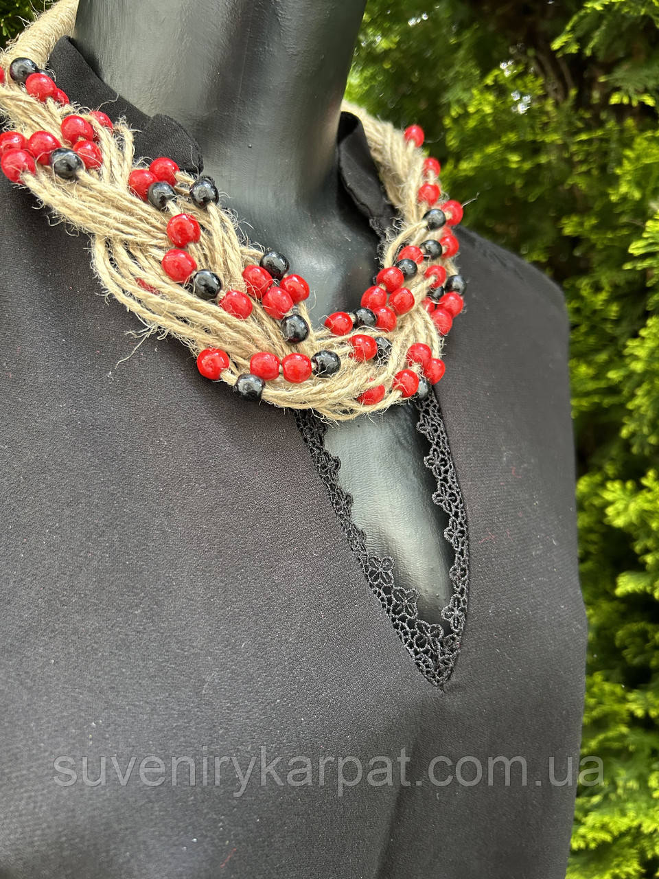 Намисто з дерева та ниток косичка, червоно-чорне, фото 1