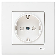 Розетка із заземленням та шторками VIKO Karre (білого кольору)