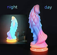 Анальный фаллоимитатор с присоской в форме Монстра светится в темноте