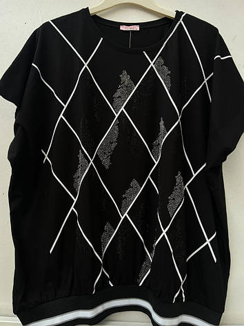 Жіноча футболка чорного кольору батал з принтом розміри L (50-52), XL (54-56), фото 1