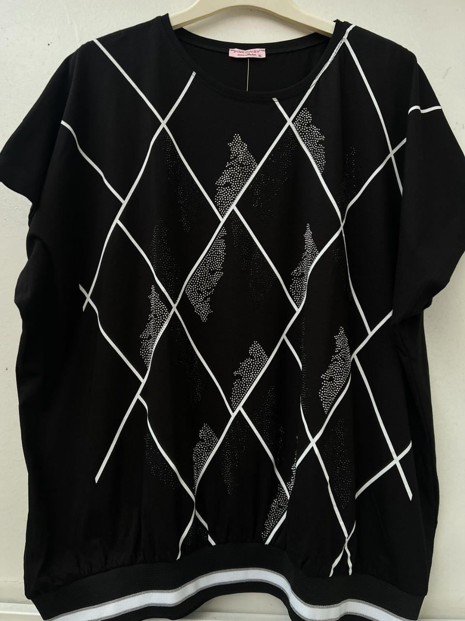 Жіноча футболка чорного кольору батал з принтом розміри L (50-52), XL (54-56)