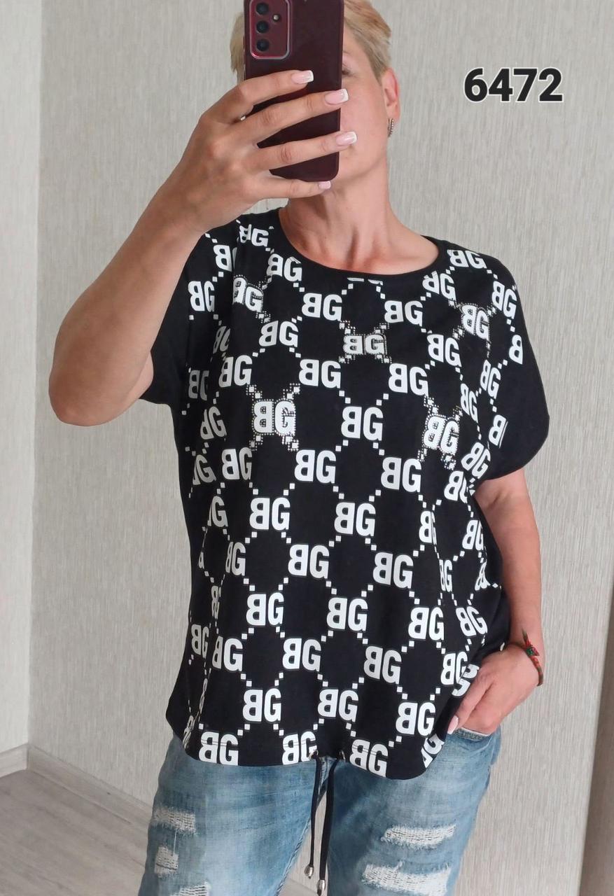 Жіноча футболка чорна з принтом в повномірному пошитті розміри М (50/52), L (52/54)