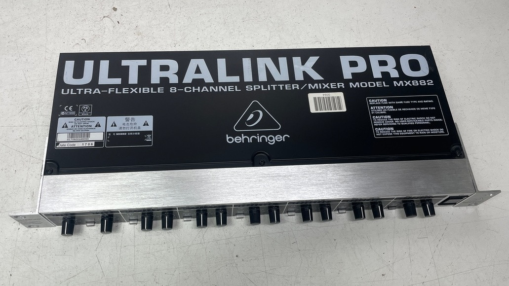 Мікшерний пульт Behringer MX882 (8 вх/2 вих)