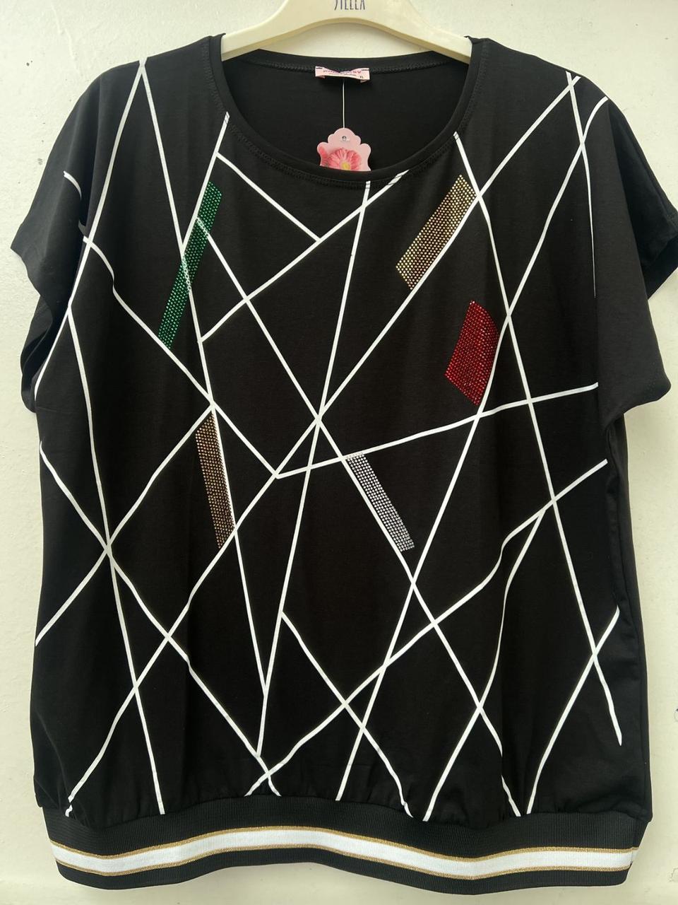 Жіноча футболка чорного кольору повномірна з принтом розміри L (50-52), XL (54-56)