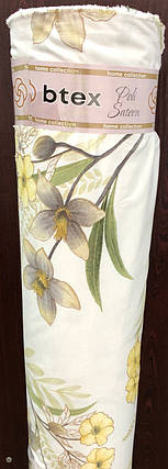 Світла щільна тканина 220 см для постільної білизни Полісатин 135 з ніжним принтом квіти, у рулоні 60 м, фото 2