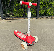 Дитячий самокат 3х колісний для дітей від 2 років з підсвічуванням коліс платформи та мелодіями Дитячі самокати