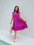 Літнє вільне асиметричне плаття зі штапелю батал синє з малиновим принтом, фото 2