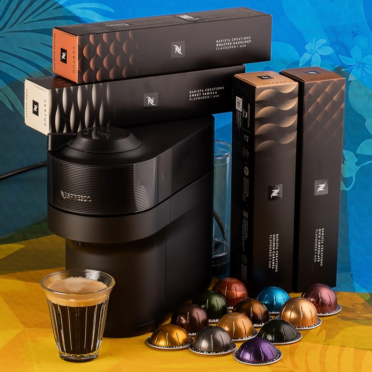 Набір Pop Summer (капсульна кавомашина Nespresso Vertuo Pop LIQUORICE BLACK чорний і 52 капсули)