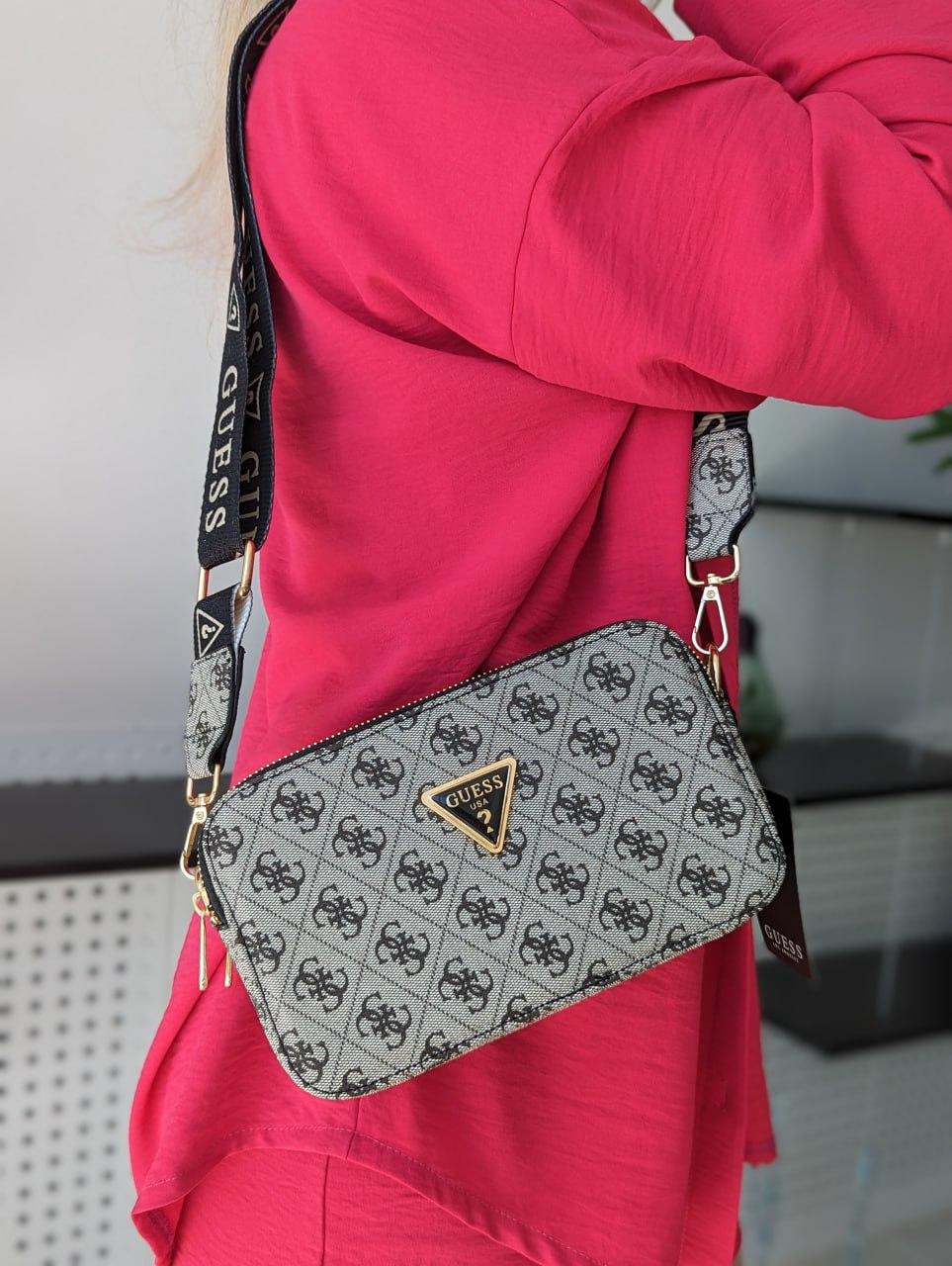 Жіноча сумка Guess The Snapshot Mini Grey Black Сіра Екошкіра Крос Боді на 2 відділення на широкому чорному ремені Гесс, фото 1