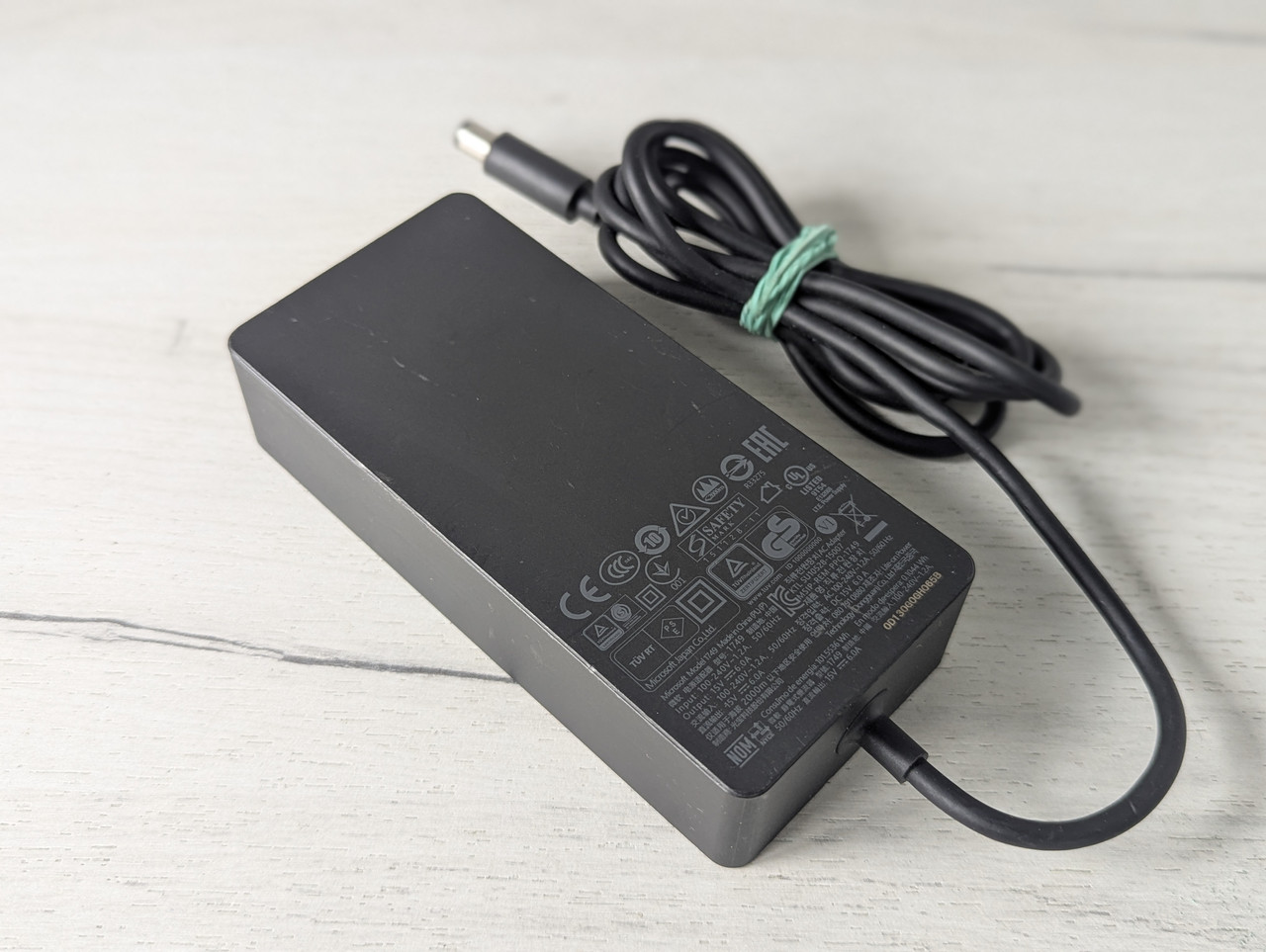 Microsoft surface 1749 90W 7.4×5.0 - фото 1 - id-p2621830246