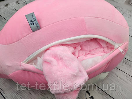 М'яка іграшка подушка з пледом усередині Лапка рожева 55х30 см, фото 2