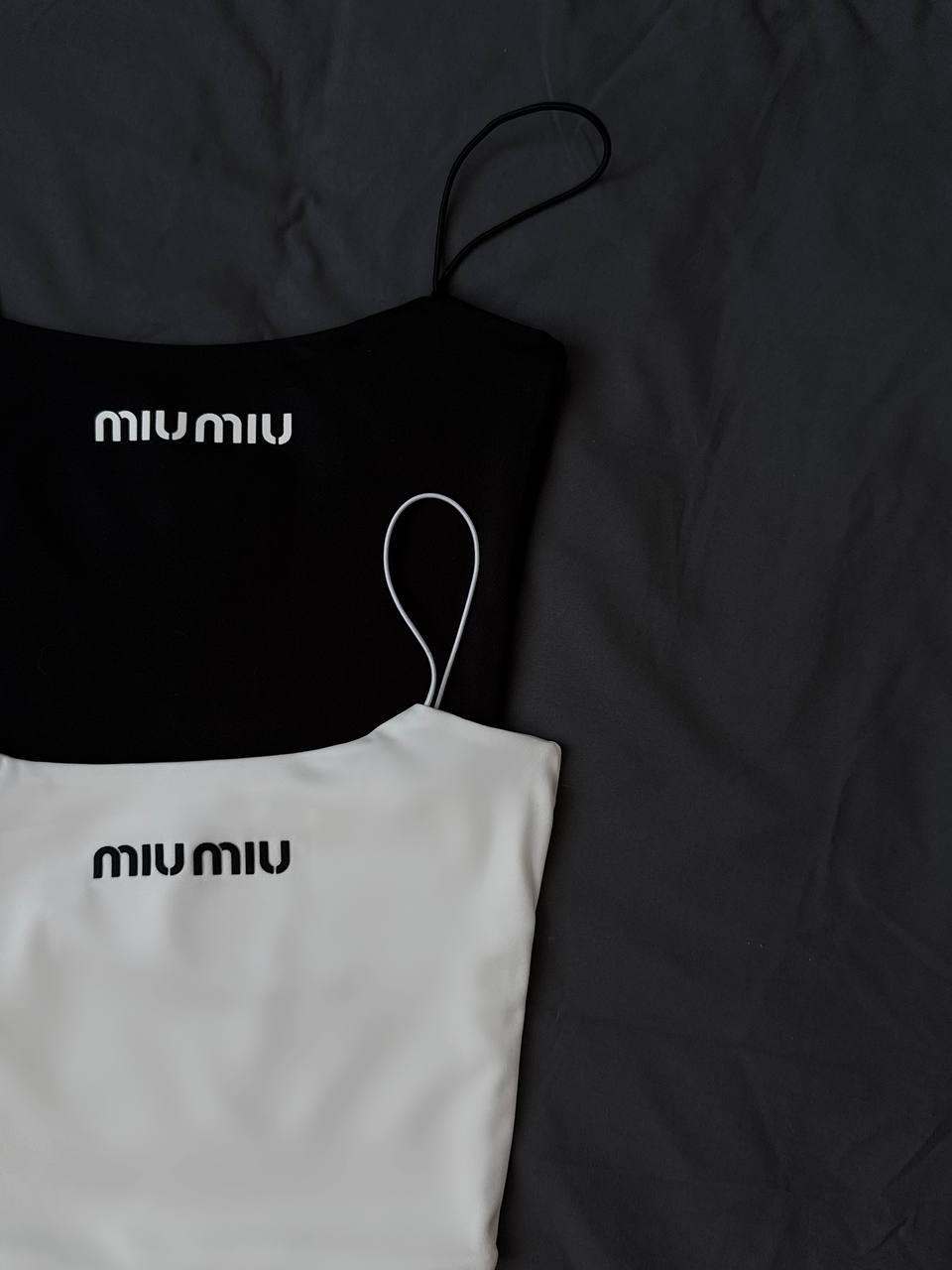 Жіночий топ; Кольори: молочний, чорний; Розмір: 42-46 (one size);
